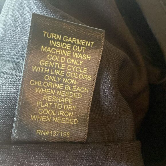 House of Harlow 1960 Knit 2 piece top with maxi fringe skirt black M - Picture 10 of 11